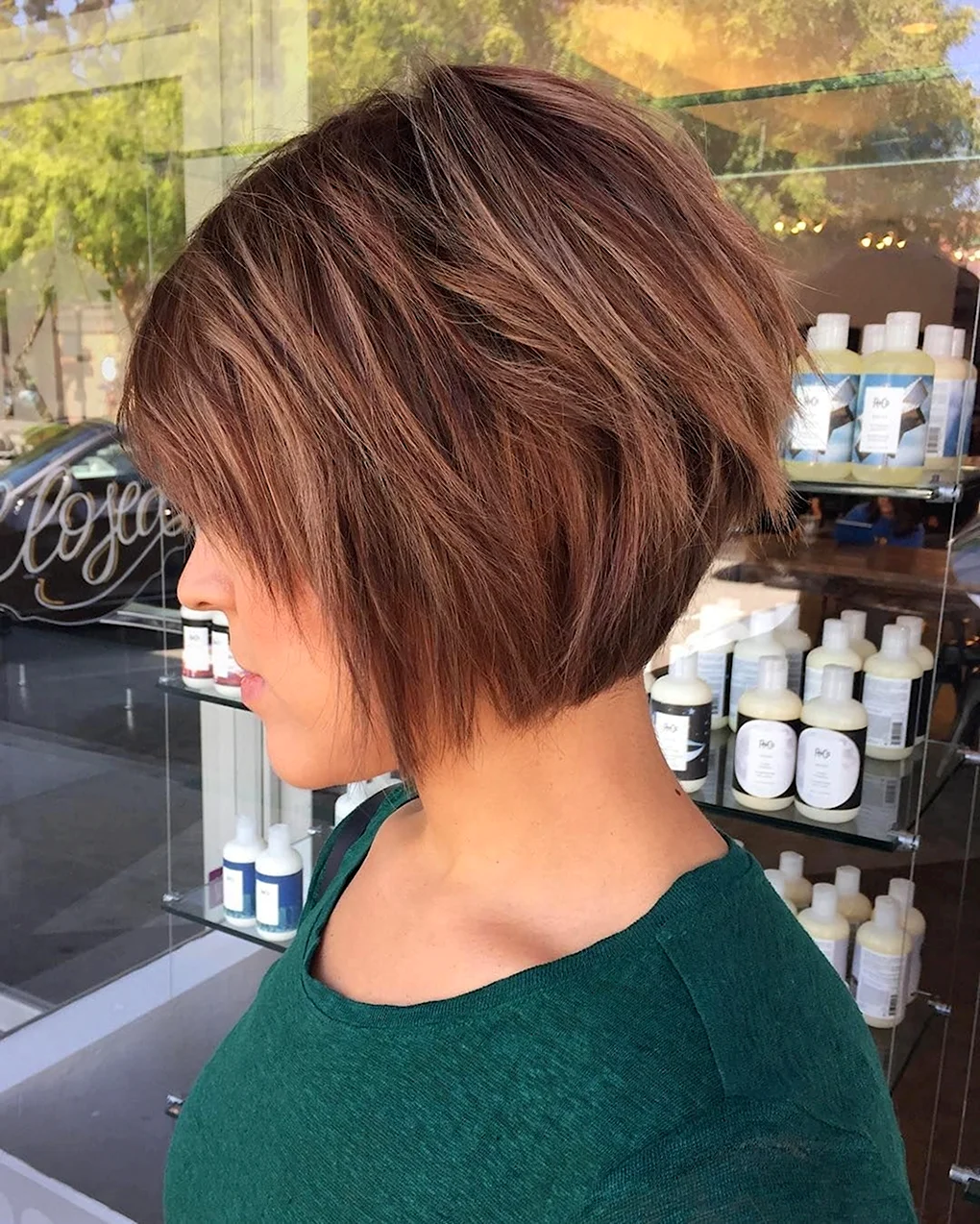Стрижка layered short Bob