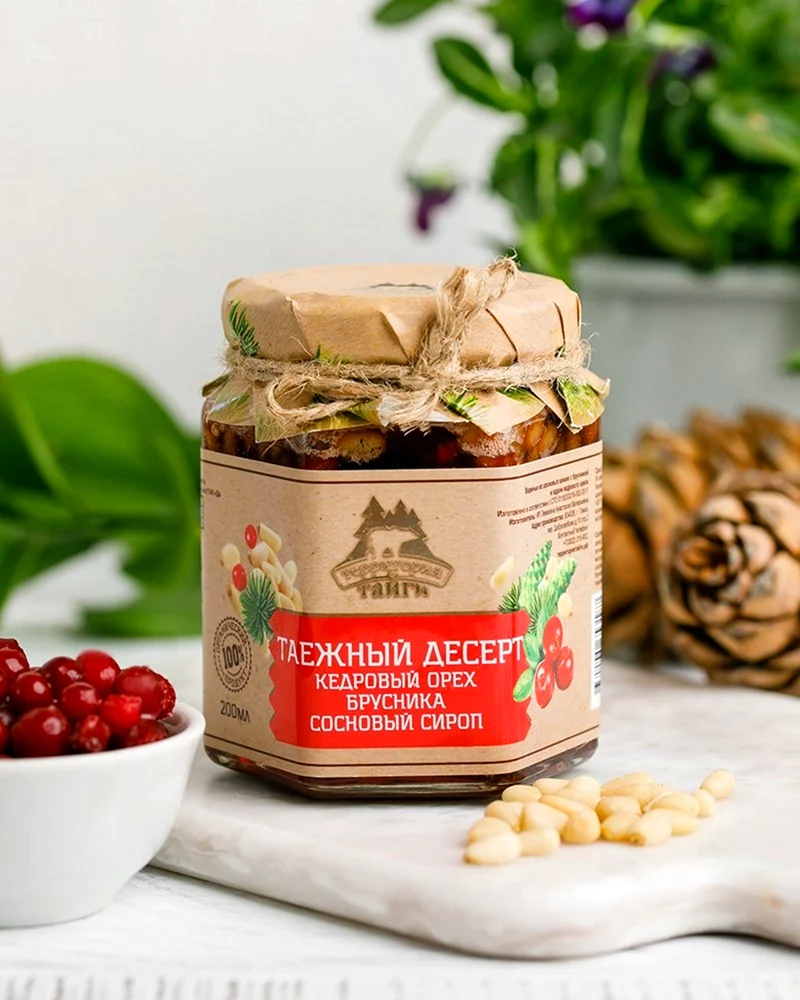Таежный десерт с кедровыми орешками и брусникой