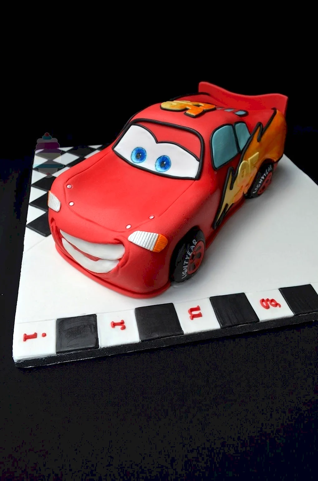 Tort машинка Маквин