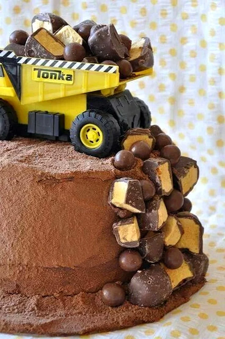 Торт с грузовиком для мальчика