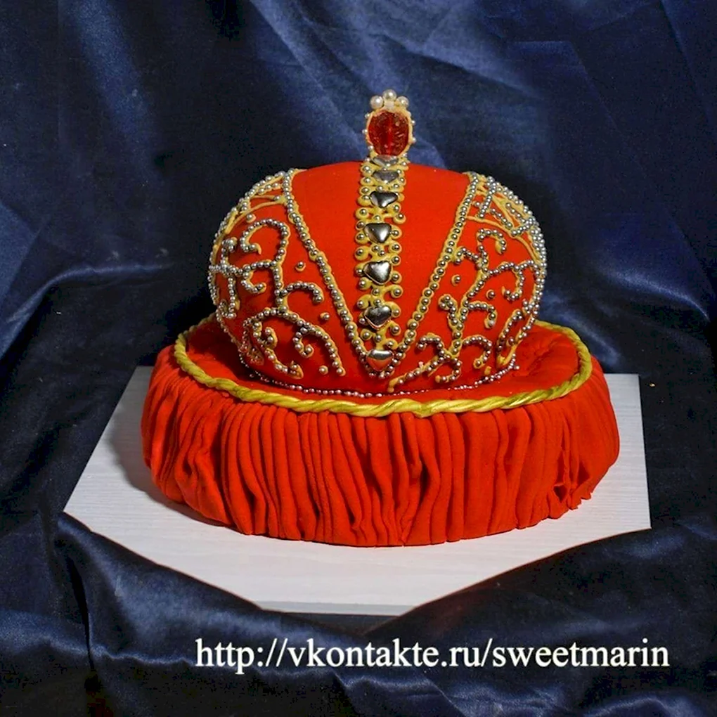 Торт с короной