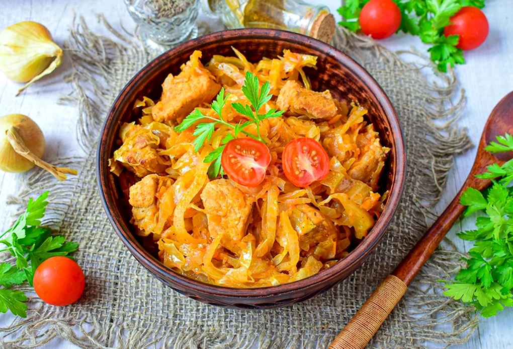 Тушеная капуста с мясом