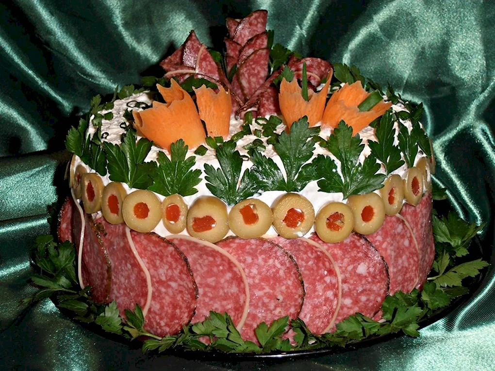 Украшение мясного торта