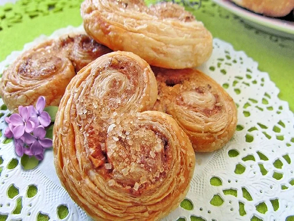 Ушки слоеные