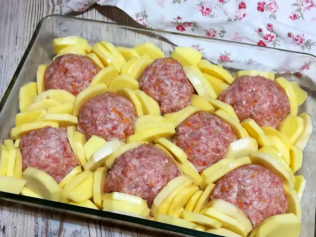 Ужин из фарша в духовке